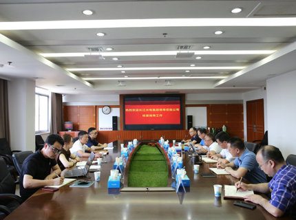 王志宏與長(zhǎng)江水電集團(tuán)副董事長(zhǎng)文柏海交流座談